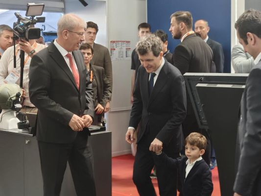 Cumhurbaşkanı Dan, BSDA 2026’da Karel Standını Ziyaret Etti - 2