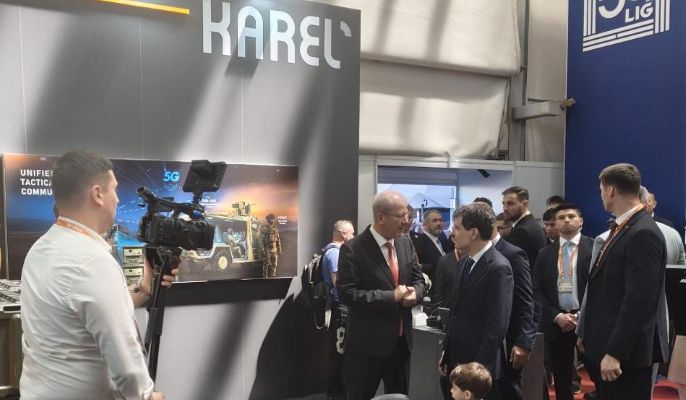Cumhurbaşkanı Dan, BSDA 2026’da Karel Standını Ziyaret Etti - 3