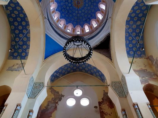 Romanya'nın Köstence şehrindeki eski ve yeni İslami ibadet yerleri: Mahalle pencereleri ve Büyük Cami - 1