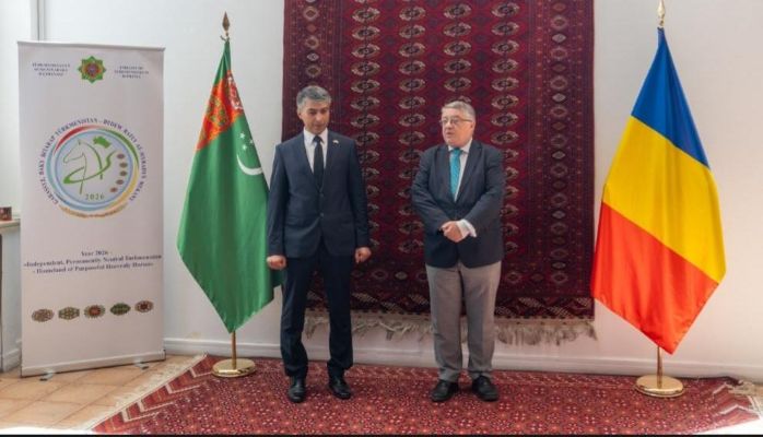 Türkmenistan’ın bağımsızlığının 35. yılı Bükreş’te sergiyle kutlandı - 5