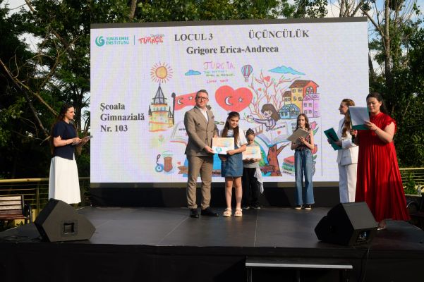 Yunus Emre Enstitüsü ile Türkçeyle Birleşen Gönüller, Dostluklarını Tuvale Yansıttı - 8