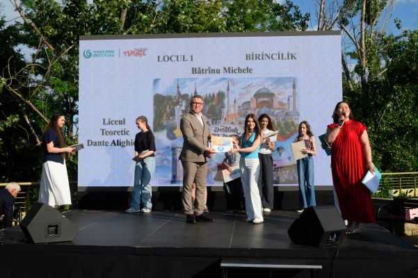 Yunus Emre Enstitüsü ile Türkçeyle Birleşen Gönüller, Dostluklarını Tuvale Yansıttı - 3