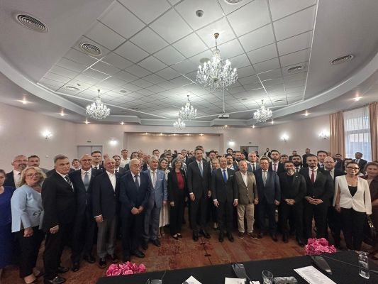 Enerji Bakanı Bayraktar, Köstence’de Türk İş Dünyası ve Soydaşlarla Buluştu