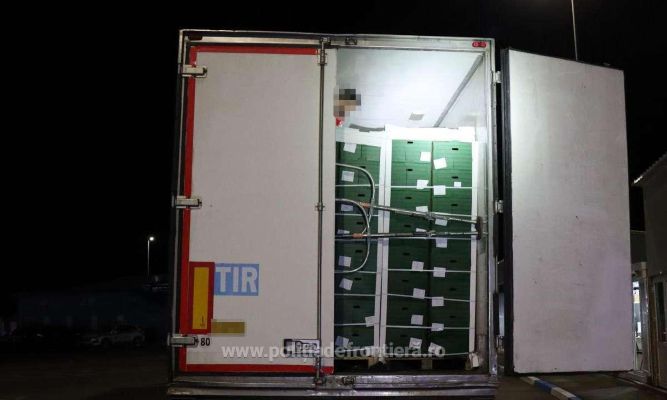 Karpuz yüklü TIR'da gizlenen Türk vatandaşı Romanya sınırında yakalandı