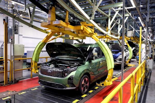 Ford Otosan Craiova’da üretime yeniden başlıyor