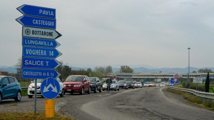 Uyuduğunu sandıkları oğulları otomobilde hayatını kaybetti