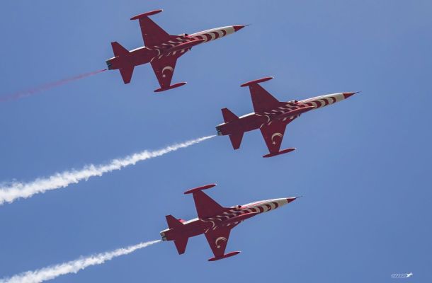 Türk Yıldızları sekiz yıl sonra Bükreş semalarında - 1