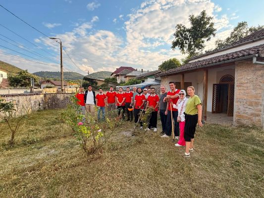 TİKA gönüllülerinden Babadağ’daki Türk türbelerine bakım - 5