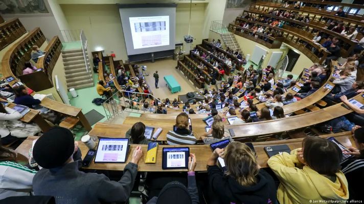 Türkiye’den yaklaşık 67 bin öğrenci yurt dışında üniversite okuyor