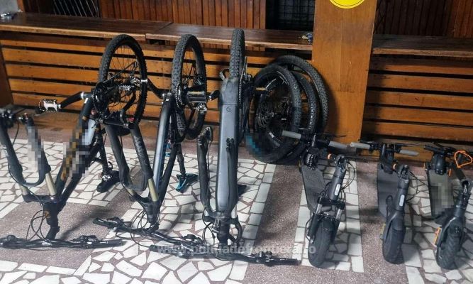 Bulgar plakalı minibüslerden elektrikli bisiklet ve scooter çıktı