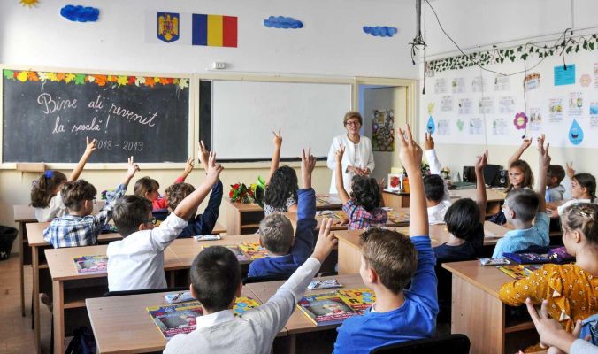 Romanya eğitiminde büyük uçurum: Kentte yüzde 96, kırsalda yüzde 66