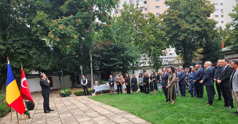 Bükreş’te Fatih Erzen dualarla anıldı - 4