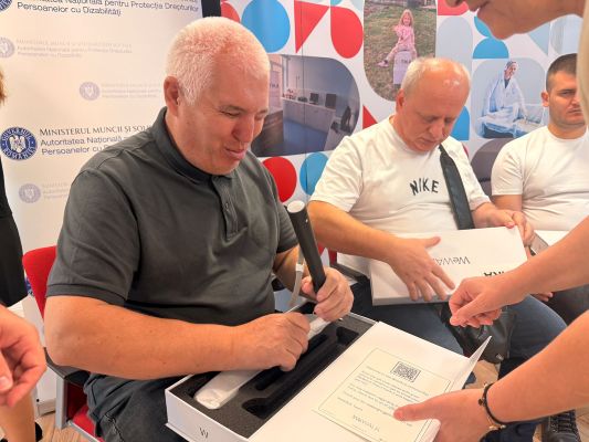 TİKA’dan Romanya’daki görme engellilere akıllı baston desteği - 4