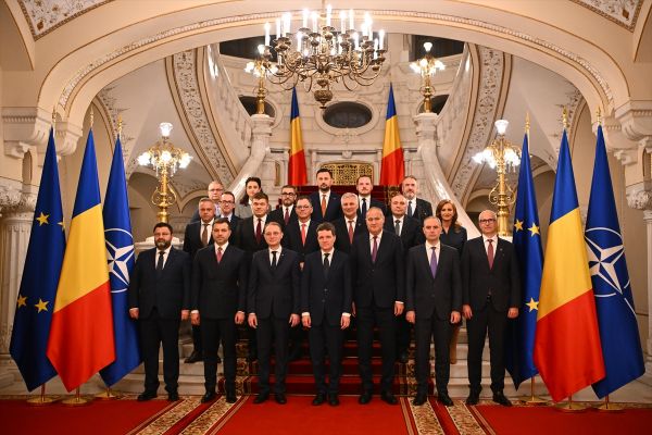 Romanya’da Niculescu hükümeti göreve başladı