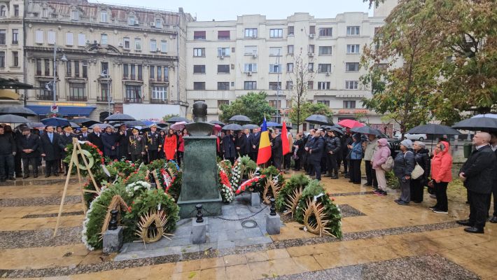 Bükreş’te Cumhuriyet törenine yağmura rağmen büyük ilgi - 4