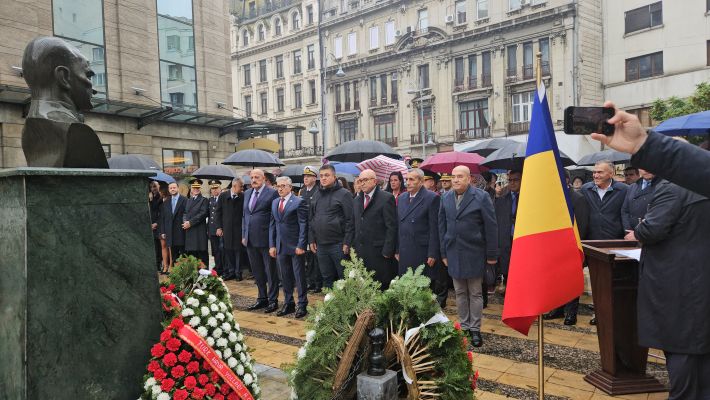 Bükreş’te Cumhuriyet törenine yağmura rağmen büyük ilgi - 13