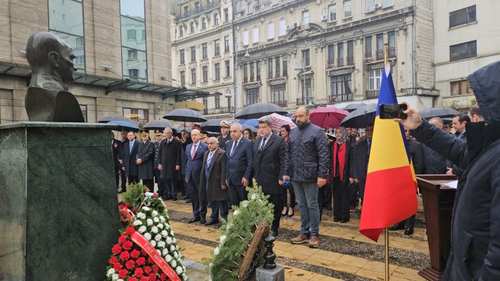 Bükreş’te Cumhuriyet törenine yağmura rağmen büyük ilgi - 12