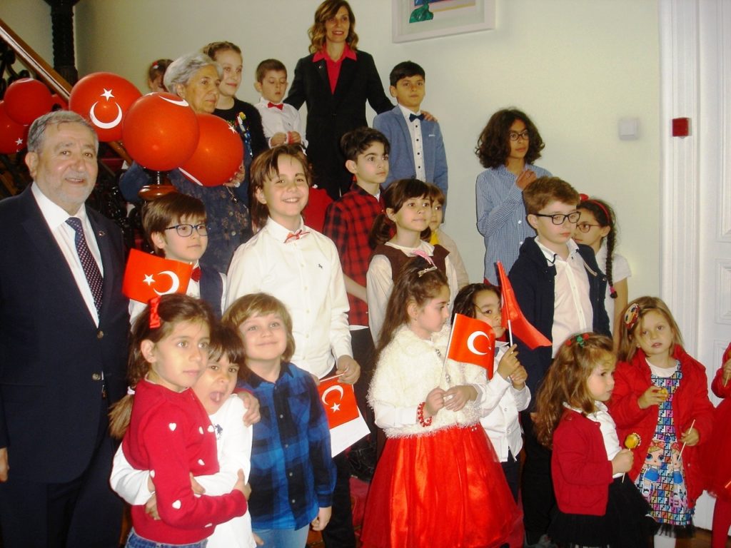 Bükreş’te 23 Nisan Coşkusu