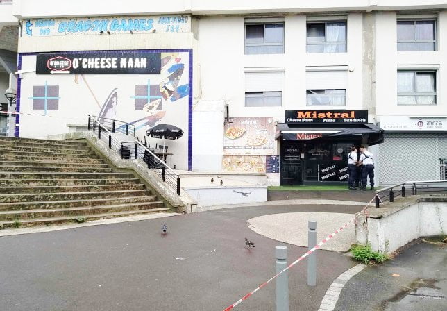 Paris'te 'yavaş servis' yapan garson öldürüldü