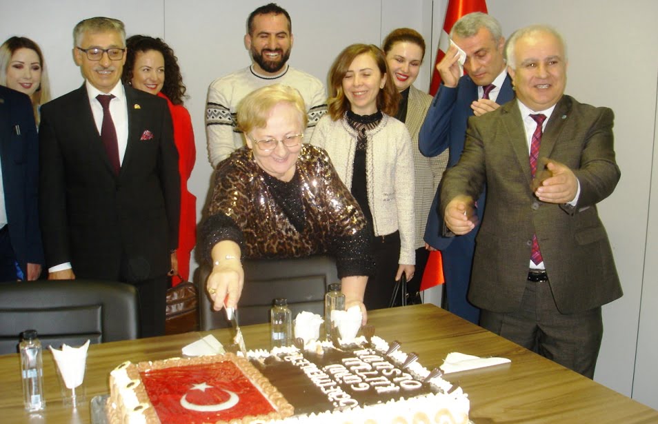 Uluslararası Bükreş Maarif Okulu’nda ilk öğretmenler günü kutlaması