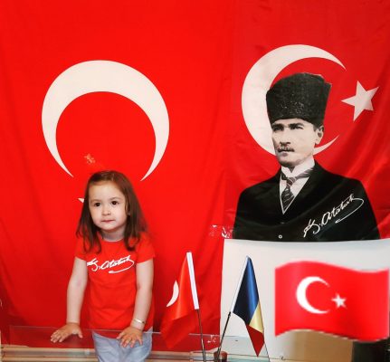 Gazete Balkan TV & Almira Çocuk Bayramını Evde Kutladı
